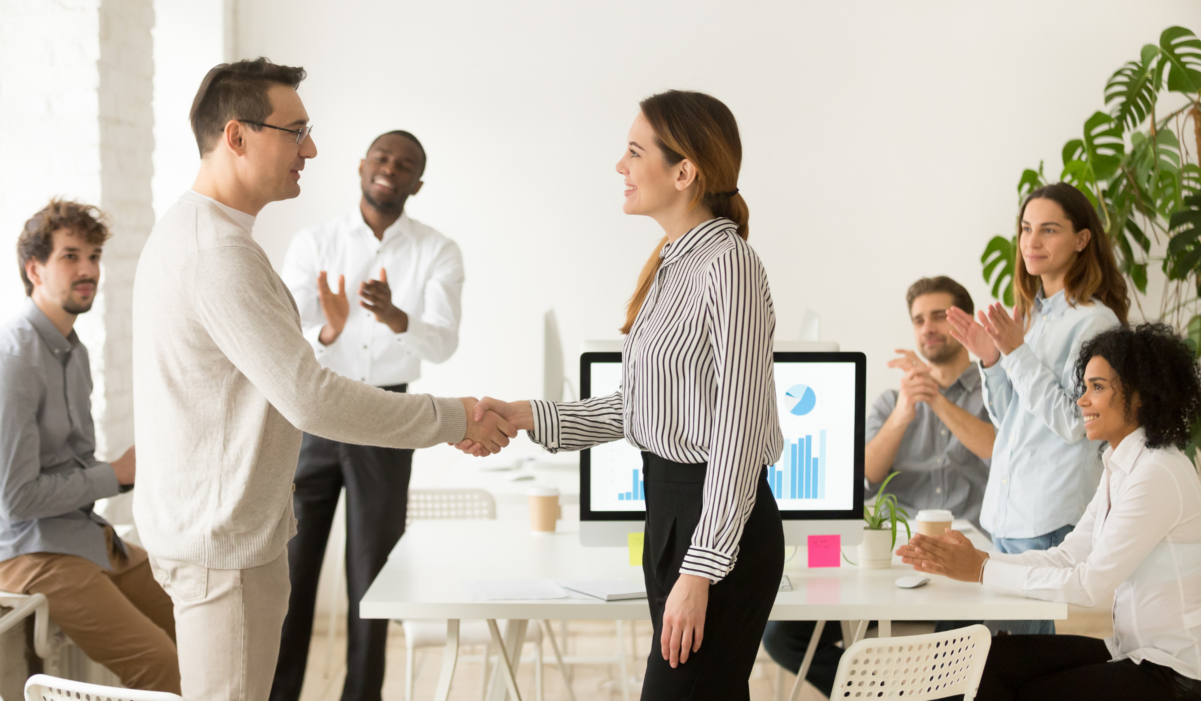 How to Attract More Job Applicants by Strengthening Your Employer Brand